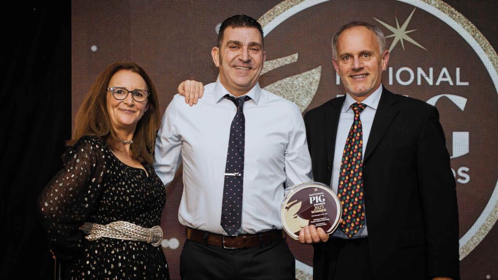 Matt received the Unit Manager of the Year award from Paul Penny, Ceva’s swine business unit director, UK & Ireland